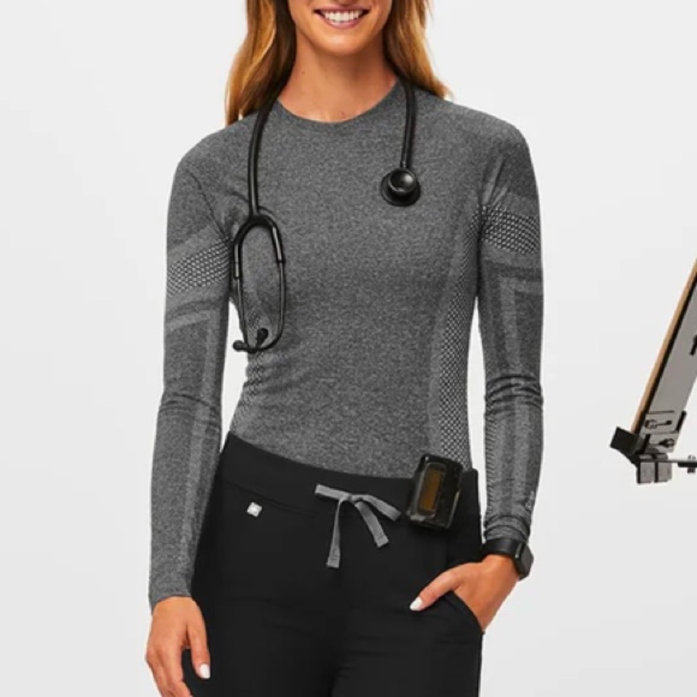 Figs grey/ graphite color salta long sleeve size XS